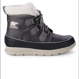 Sorel carnival ankle boots in quarry, size 7.5, NWT, never worn